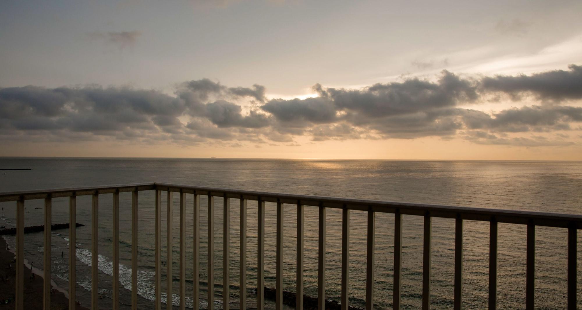 Hotel Capilla Del Mar Cartagena Exterior photo Sunset at the beach