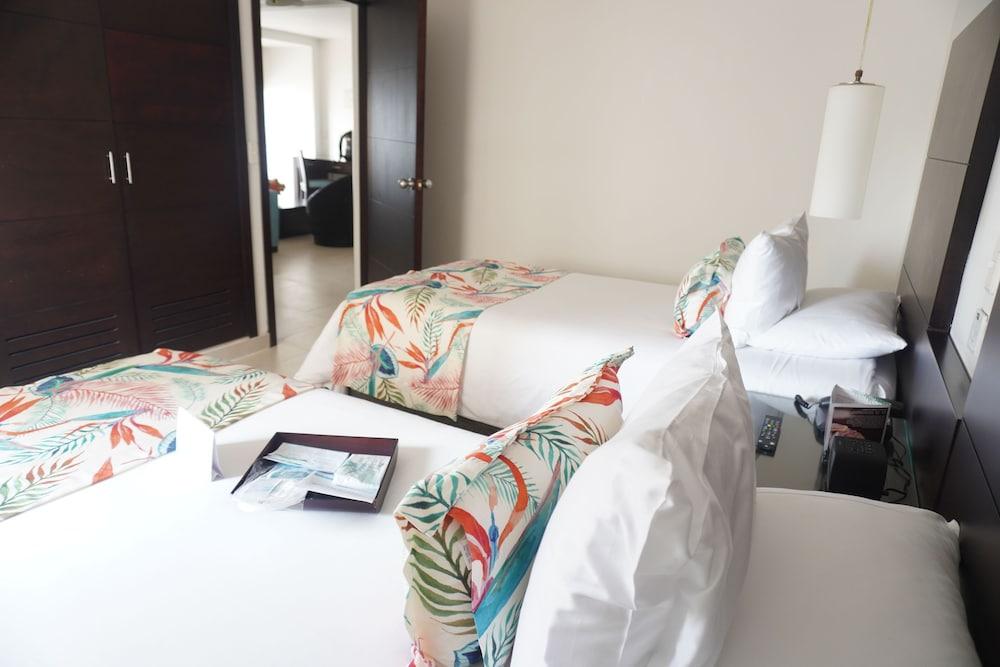 Hotel Capilla Del Mar Cartagena Exterior photo A bedroom at the hotel